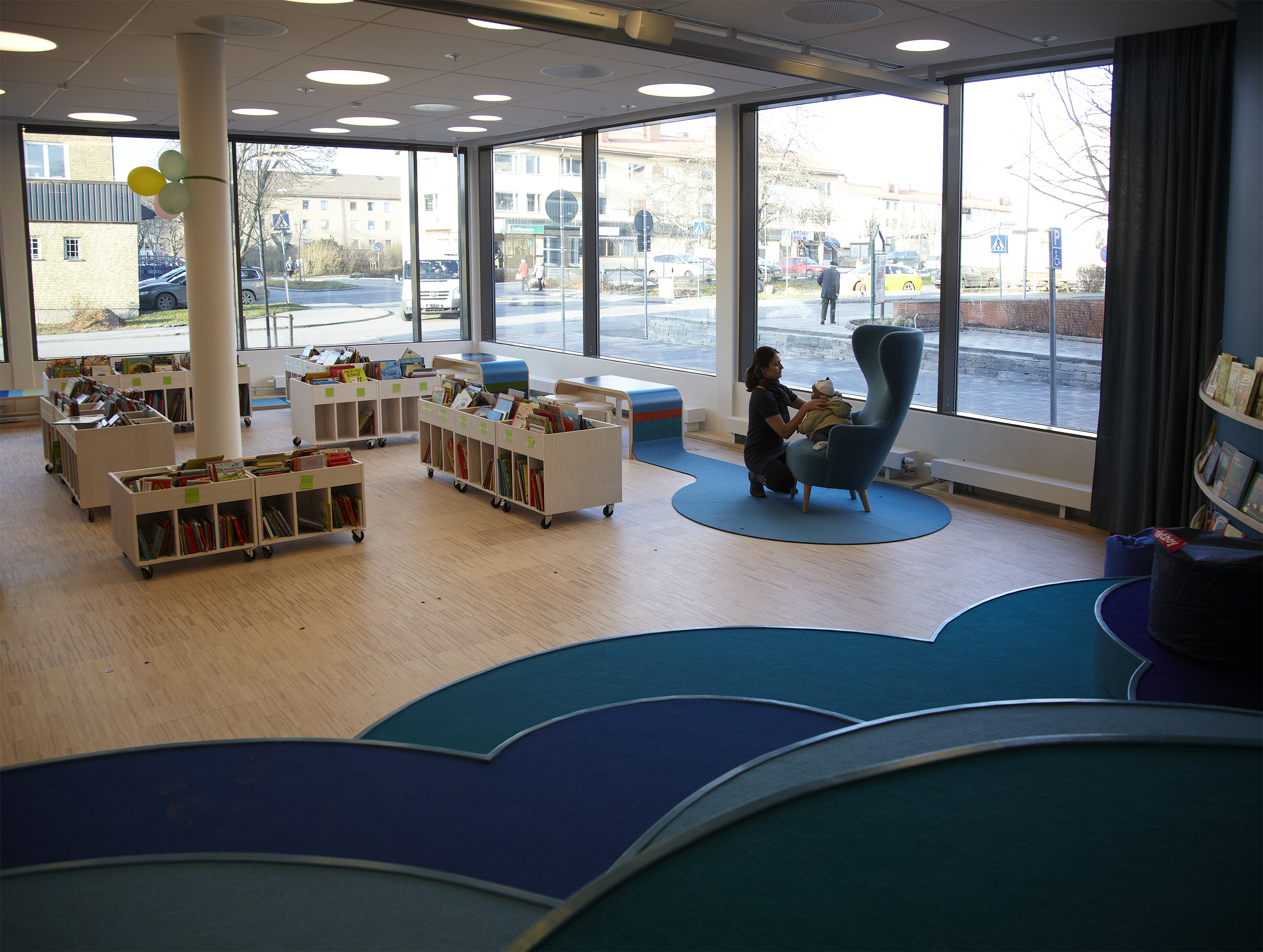 fraster, filt, opklæbning, akustik, uld filt, inspiration, design, indretning, filttavle, udsmykning, opklæbet filt, filt på væg, limet filt, vægfilt, filtfarve, dekoration